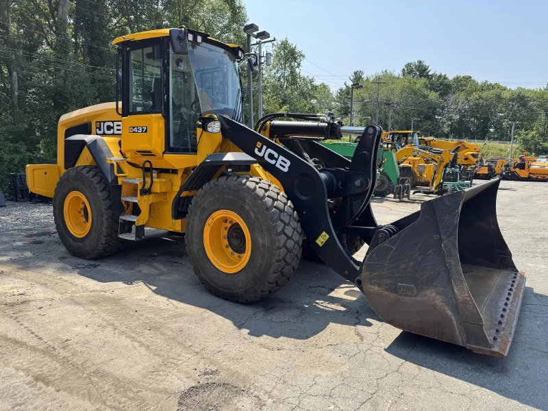 2022 JCB 437ZX