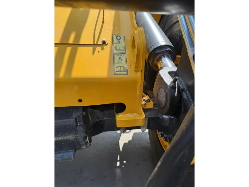 2022 JCB 437ZX