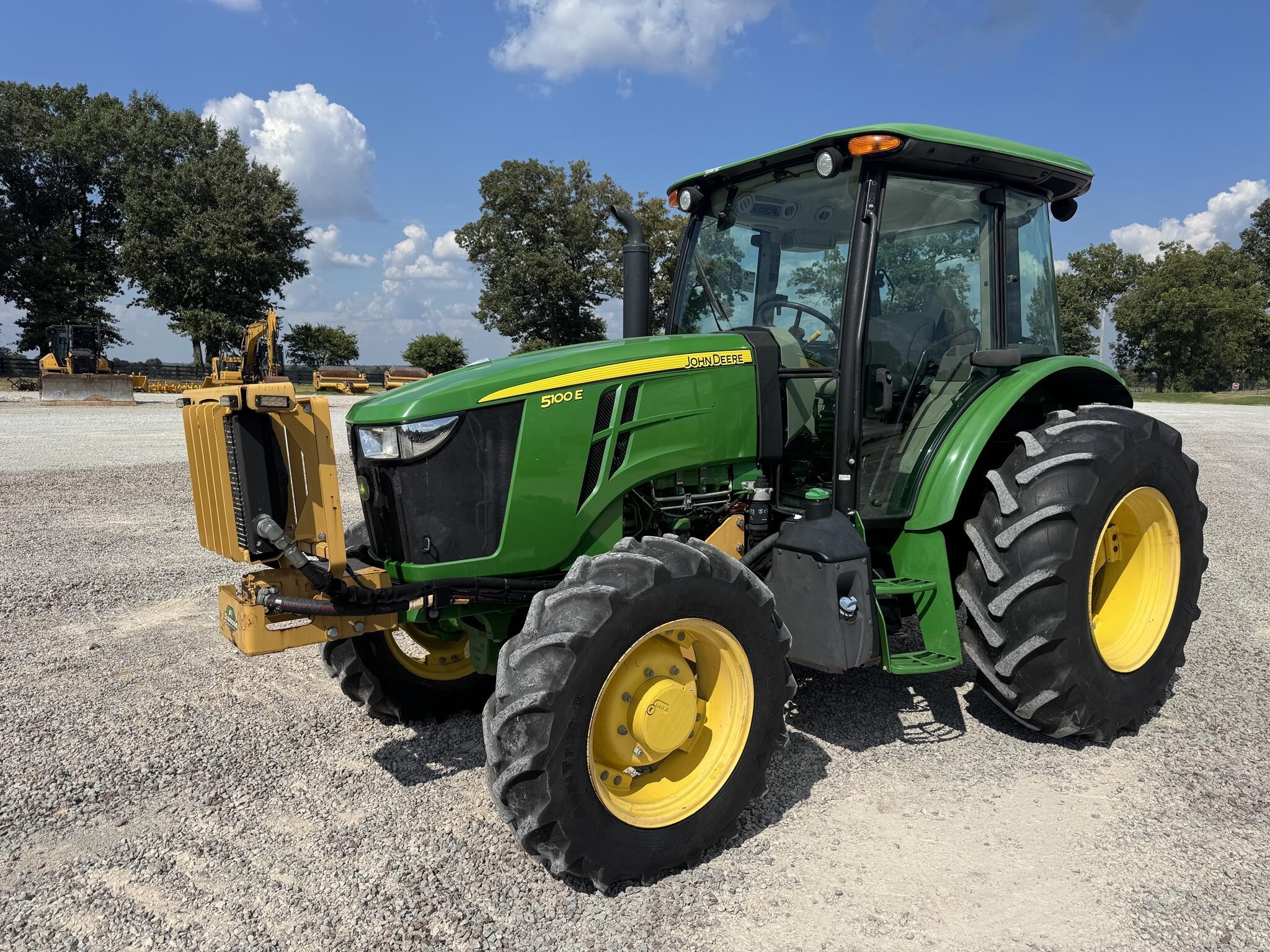 2019 JOHN DEERE 5100E in Jackson, TN