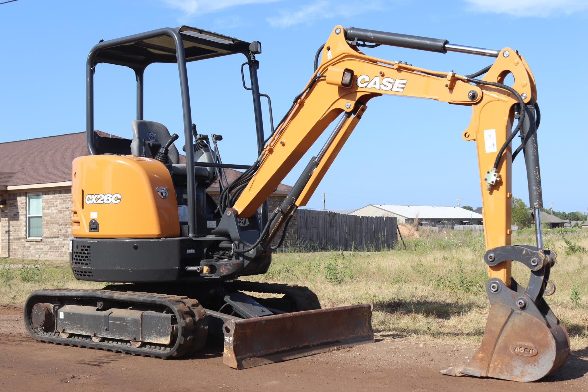2017 CASE CX26C in Lindale, TX