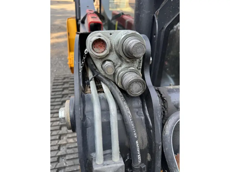 2021 JCB 215T