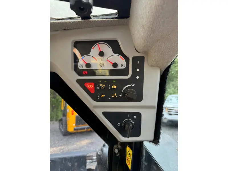 2021 JCB 215T
