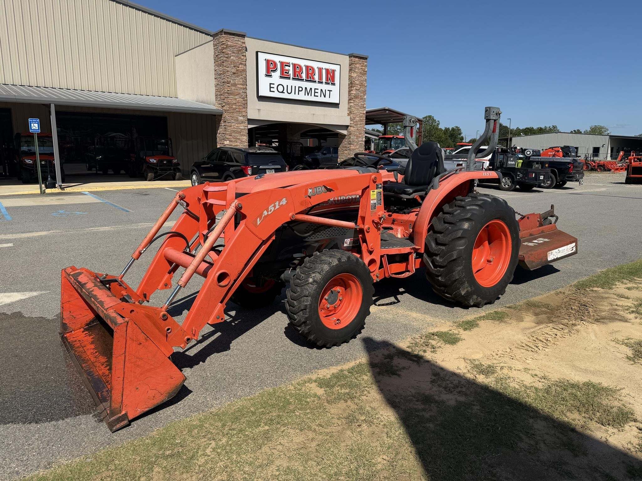 2011 KUBOTA L3240HST in Tifton, GA
