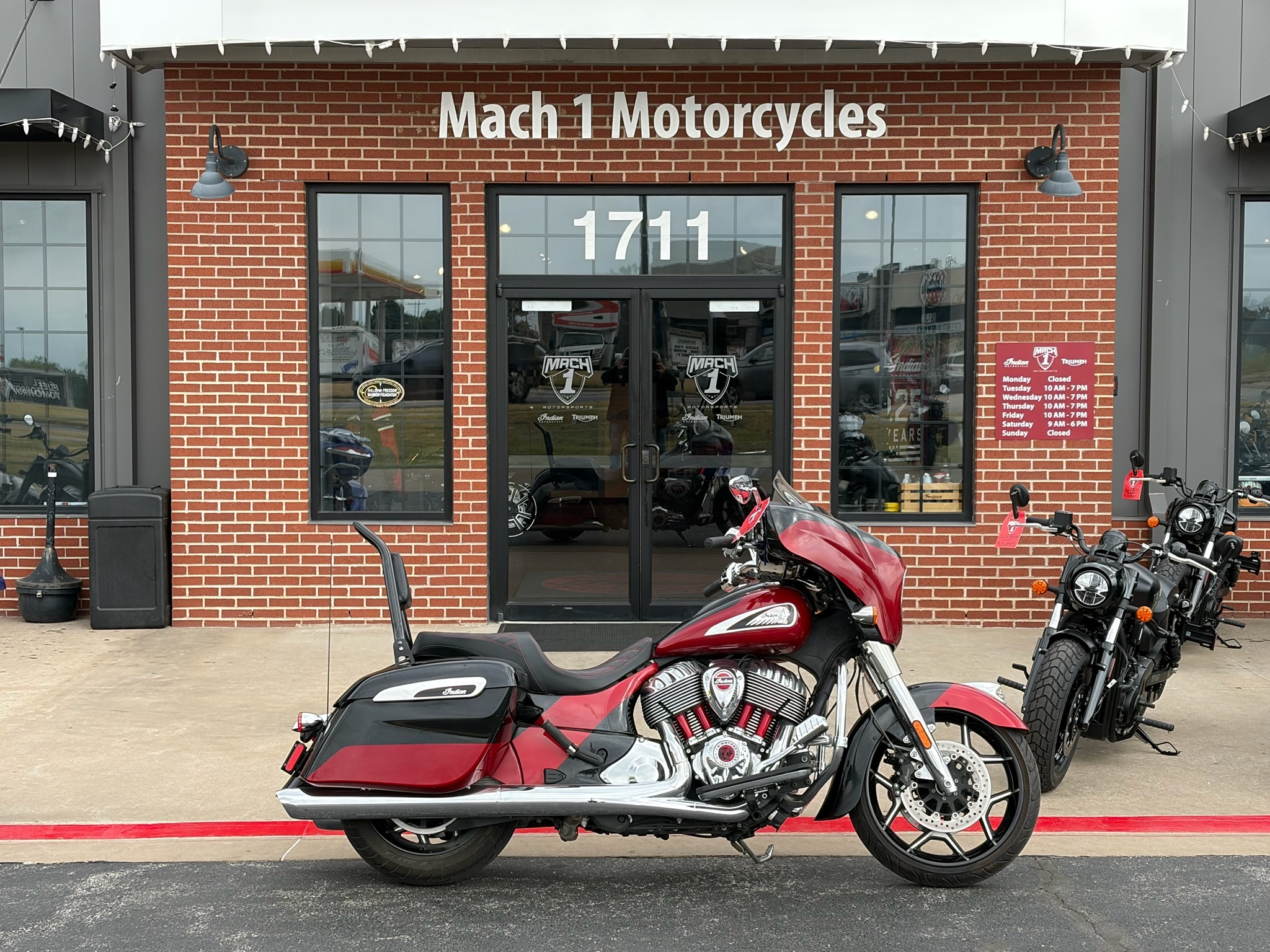 2020 Indian Motorcycle Chieftain® Elite ELITE in Rogers, AR