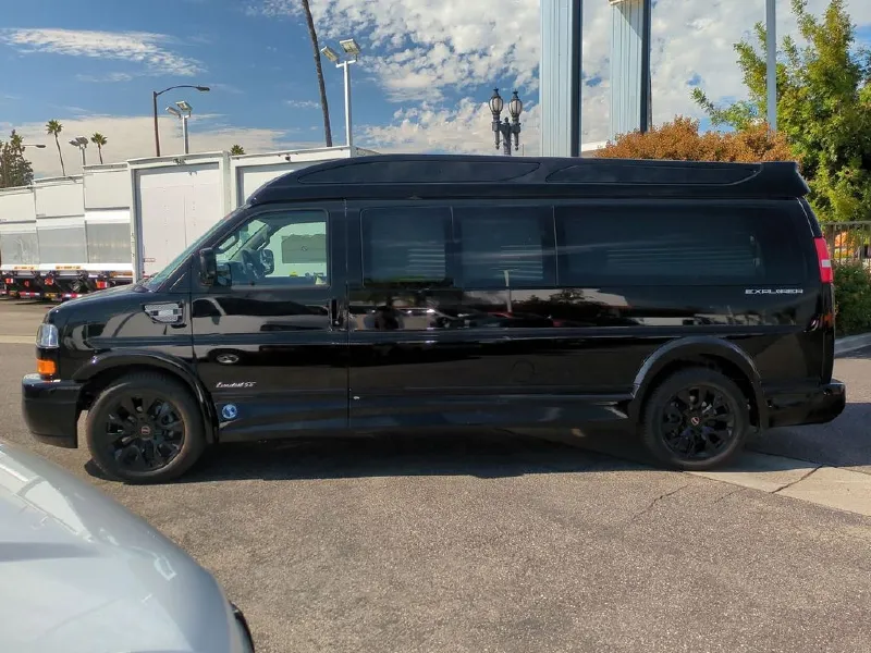 2025 GMC SAVANA