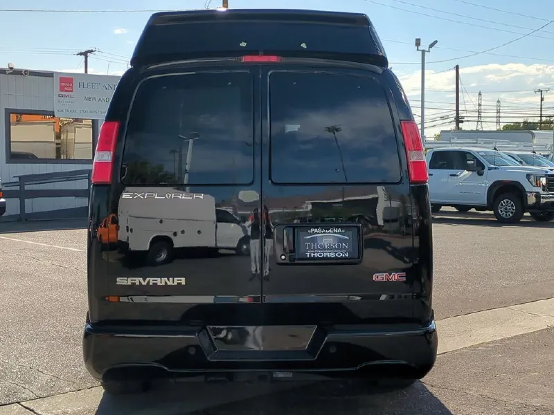 2025 GMC SAVANA