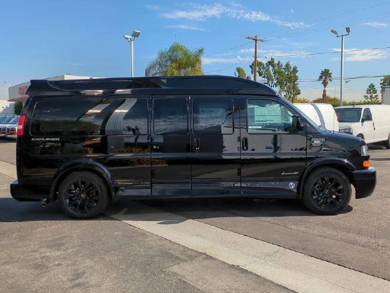 2025 GMC SAVANA