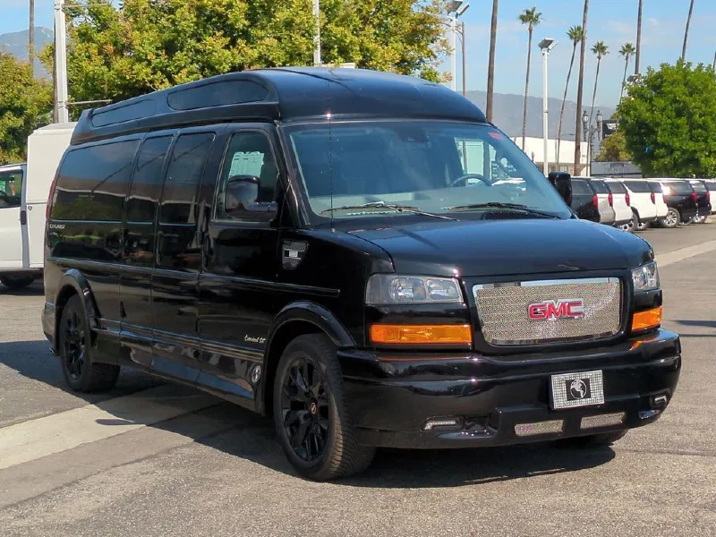 2025 GMC SAVANA
