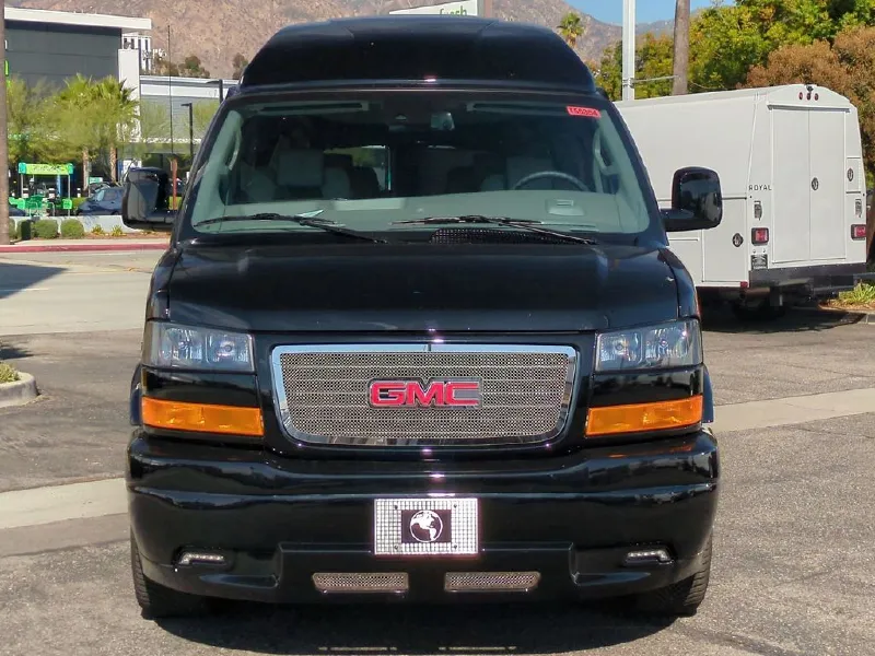 2025 GMC SAVANA
