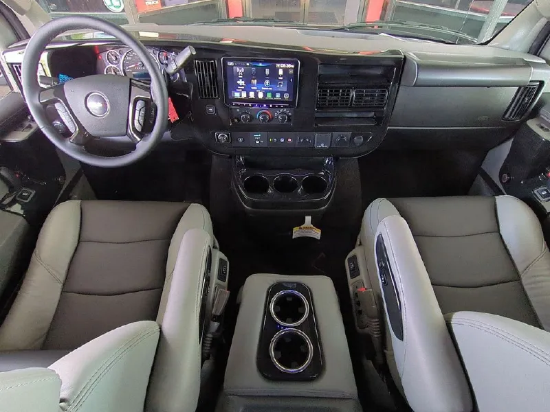 2025 GMC SAVANA