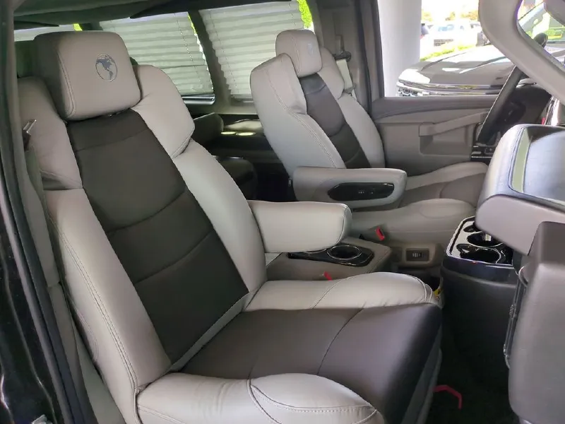 2025 GMC SAVANA