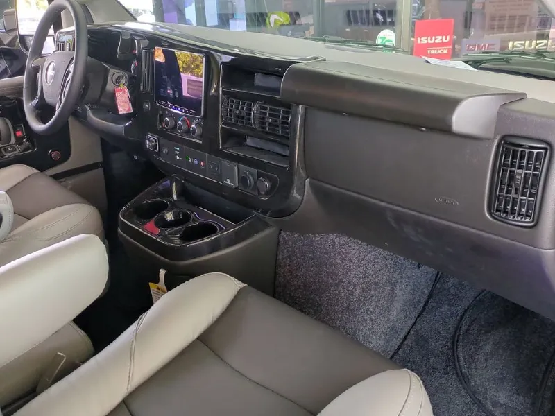 2025 GMC SAVANA
