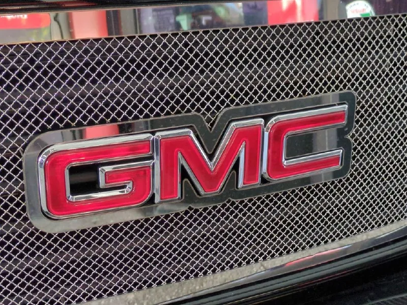2025 GMC SAVANA