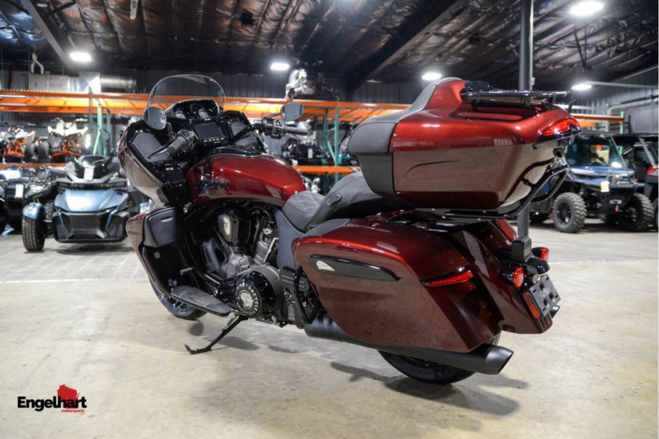 A photo of this 2026 Indian Motorcycle Pursuit® Dark Horse® with 112 and Powerband Audio Pack