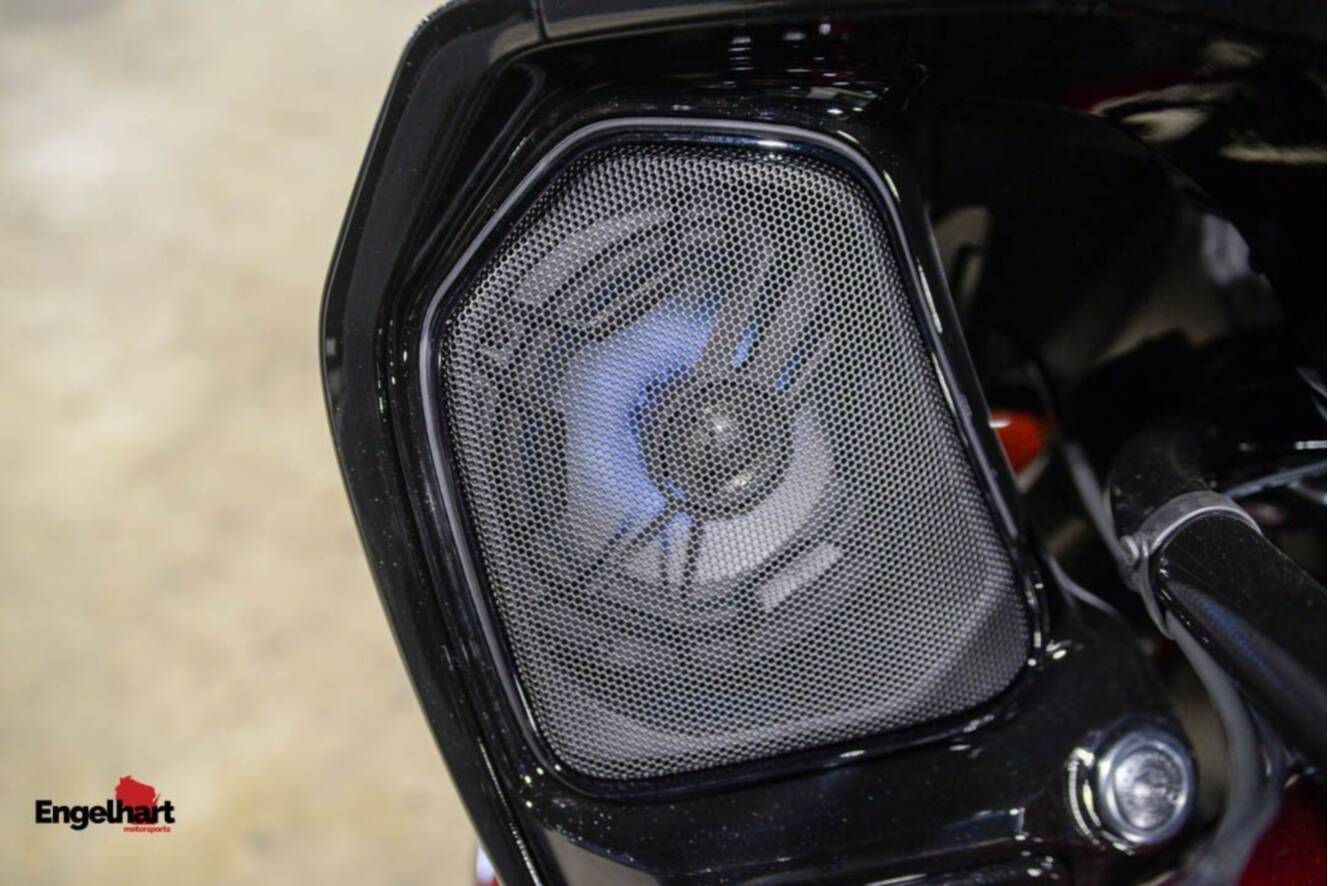 A photo of this 2026 Indian Motorcycle Pursuit® Dark Horse® with 112 and Powerband Audio Pack