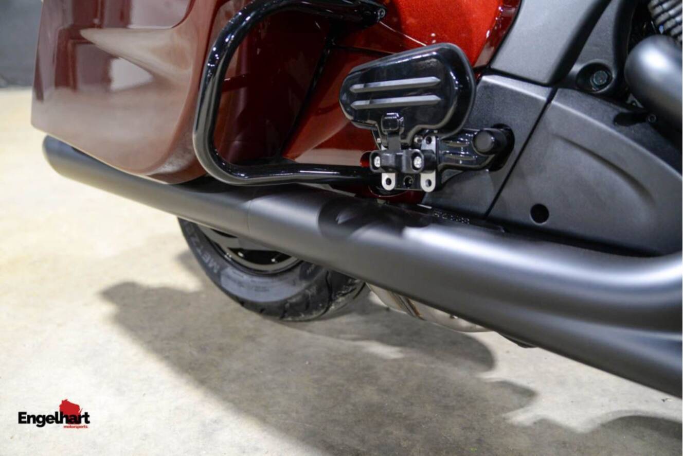 A photo of this 2026 Indian Motorcycle Pursuit® Dark Horse® with 112 and Powerband Audio Pack