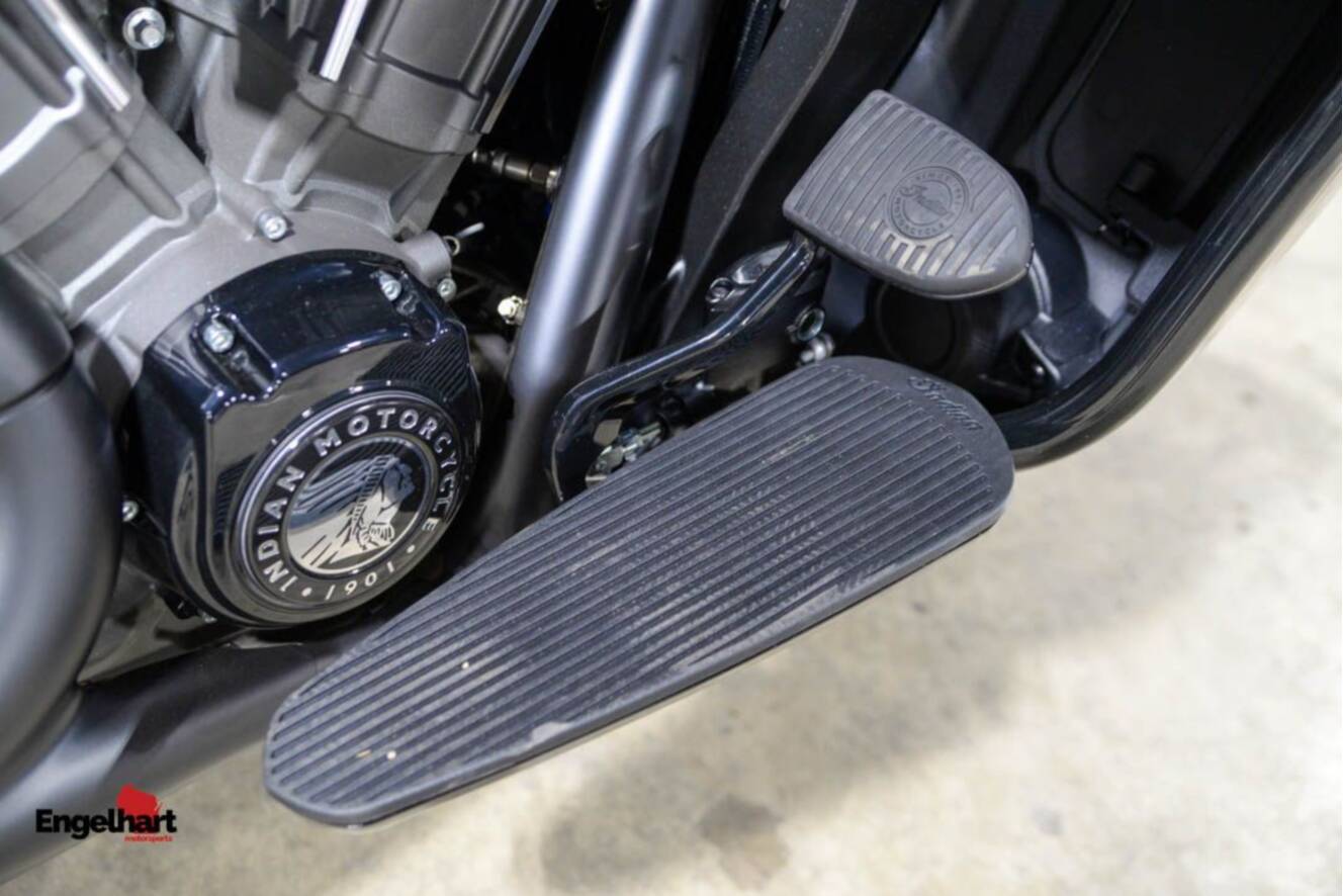 A photo of this 2026 Indian Motorcycle Pursuit® Dark Horse® with 112 and Powerband Audio Pack
