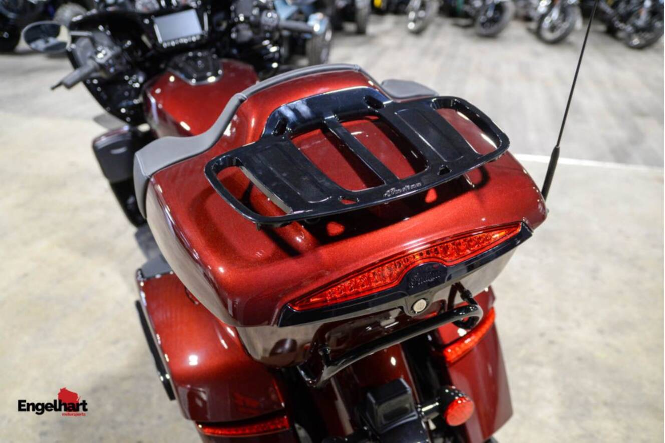 A photo of this 2026 Indian Motorcycle Pursuit® Dark Horse® with 112 and Powerband Audio Pack