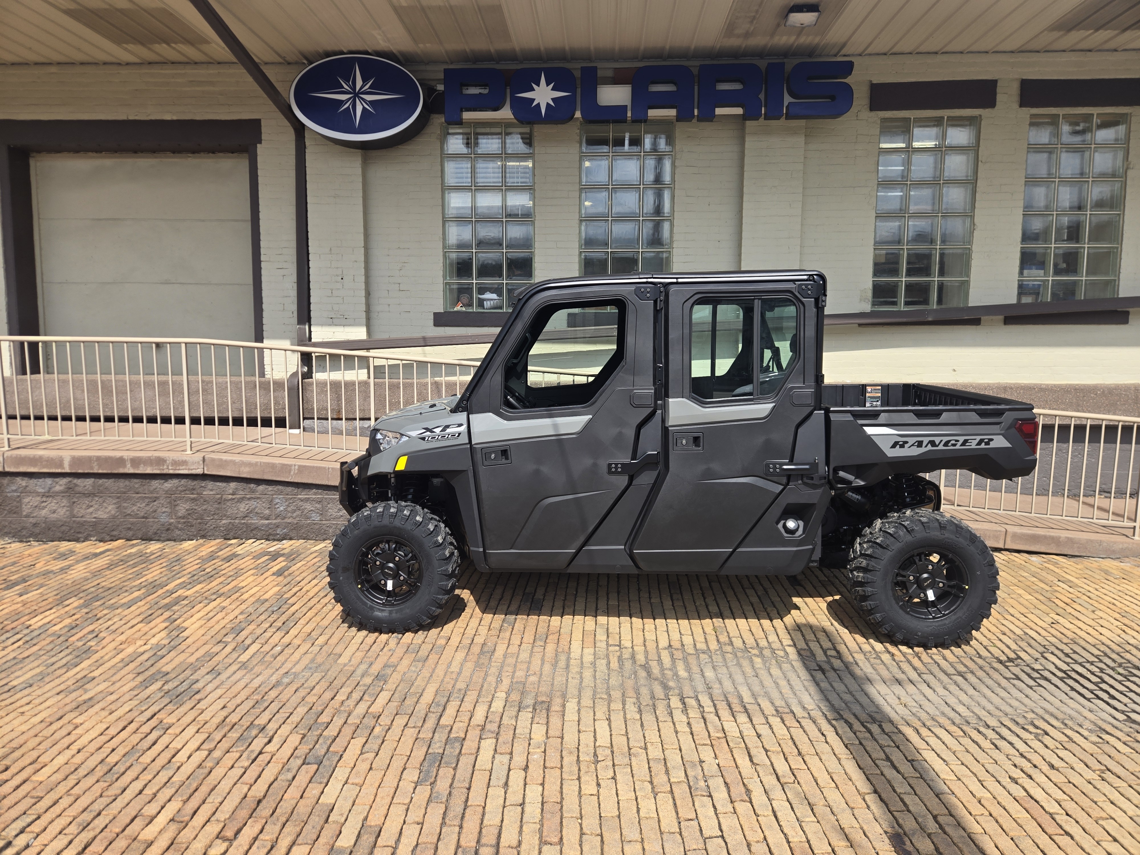 2027 Polaris Ranger Crew XP 1000 Cab BASE in coraopolis PA