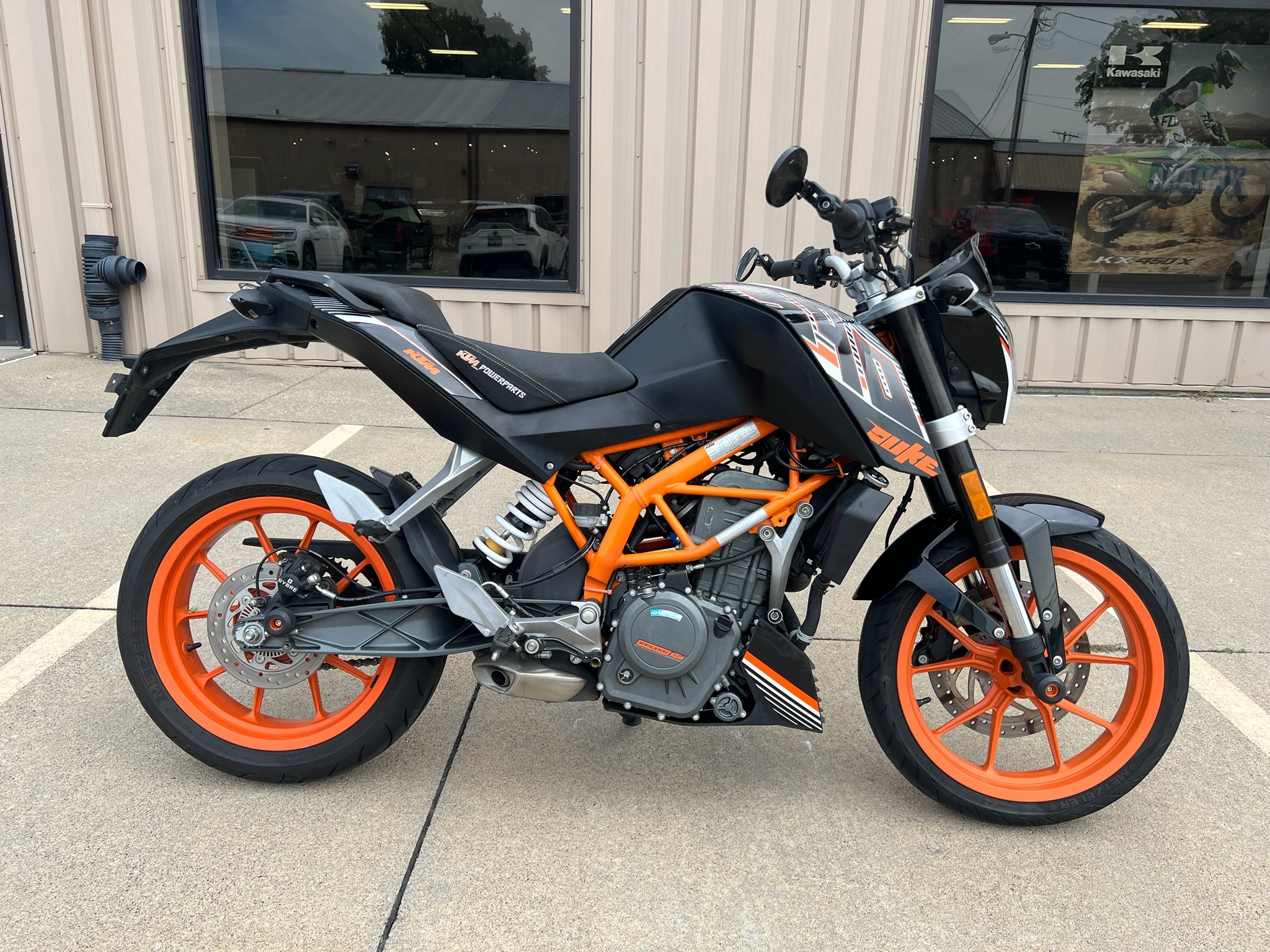 2016 KTM Duke 390 DUKE in Bettendorf, IA