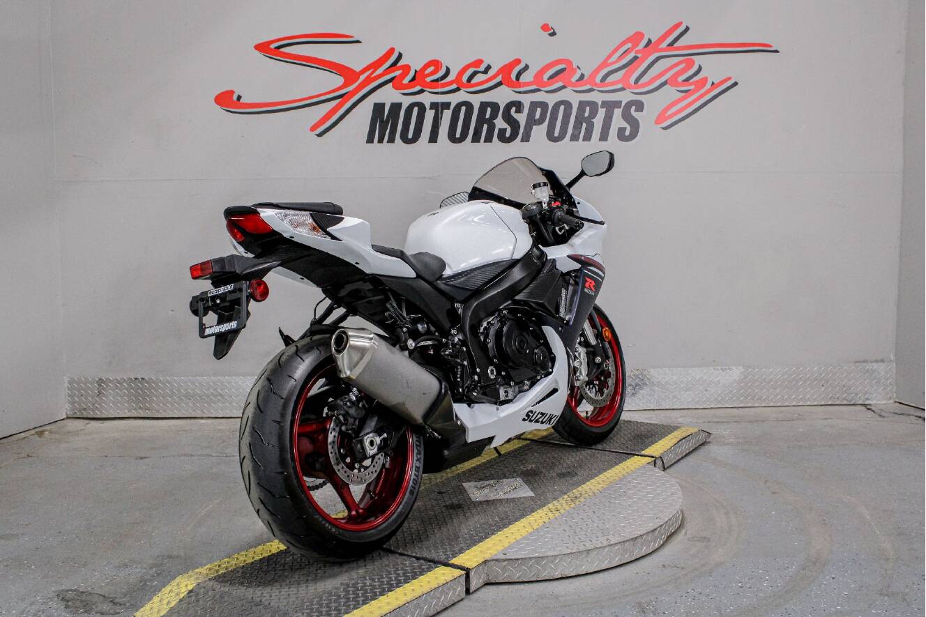 A photo of this 2025 Suzuki GSX-R600