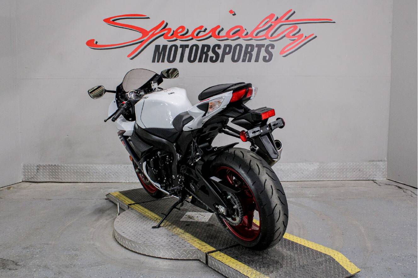 A photo of this 2025 Suzuki GSX-R600