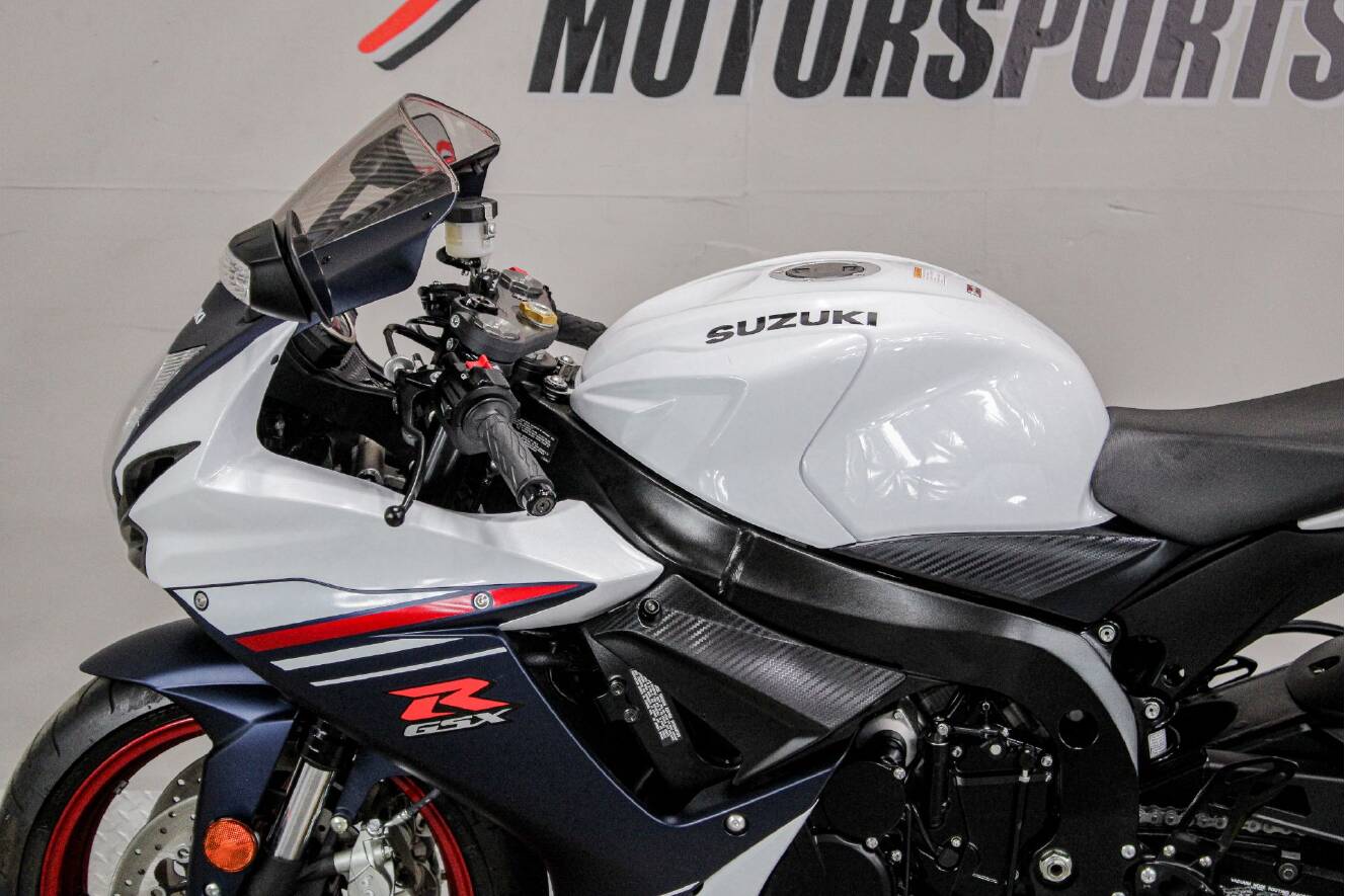 A photo of this 2025 Suzuki GSX-R600
