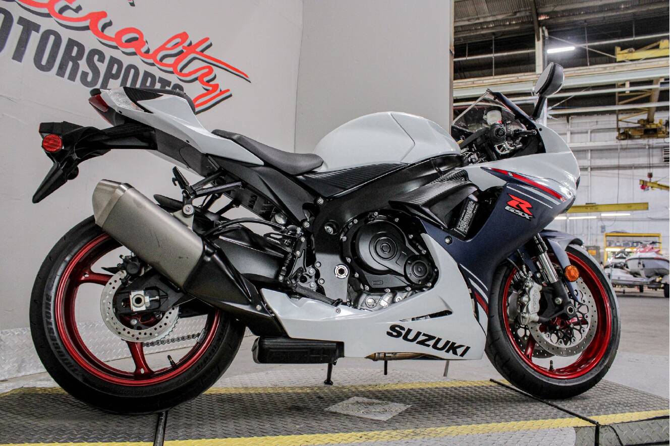 A photo of this 2025 Suzuki GSX-R600