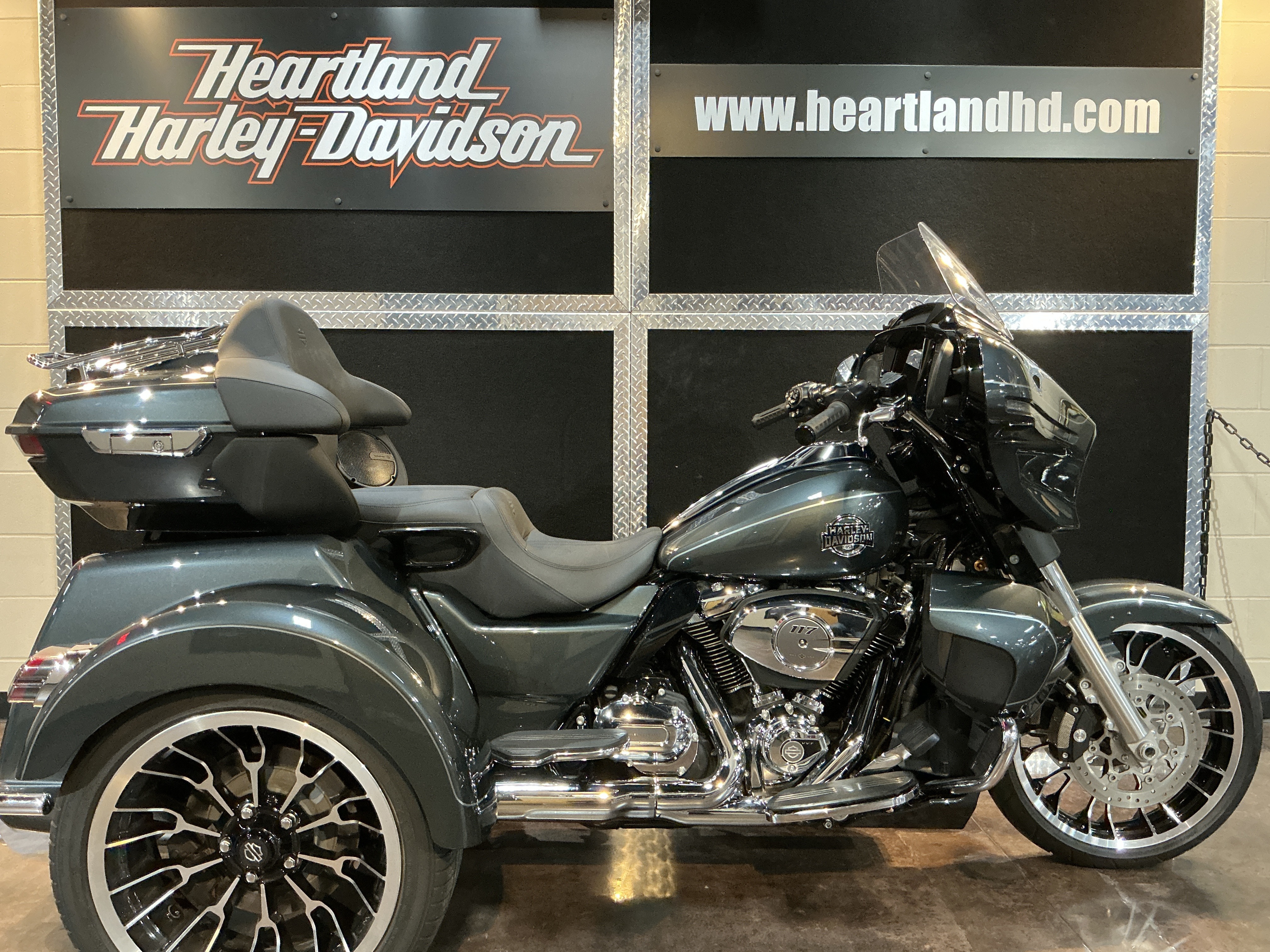 2026 Harley-Davidson Street Glide® 3 Limited LIMITED in Burlington, IA