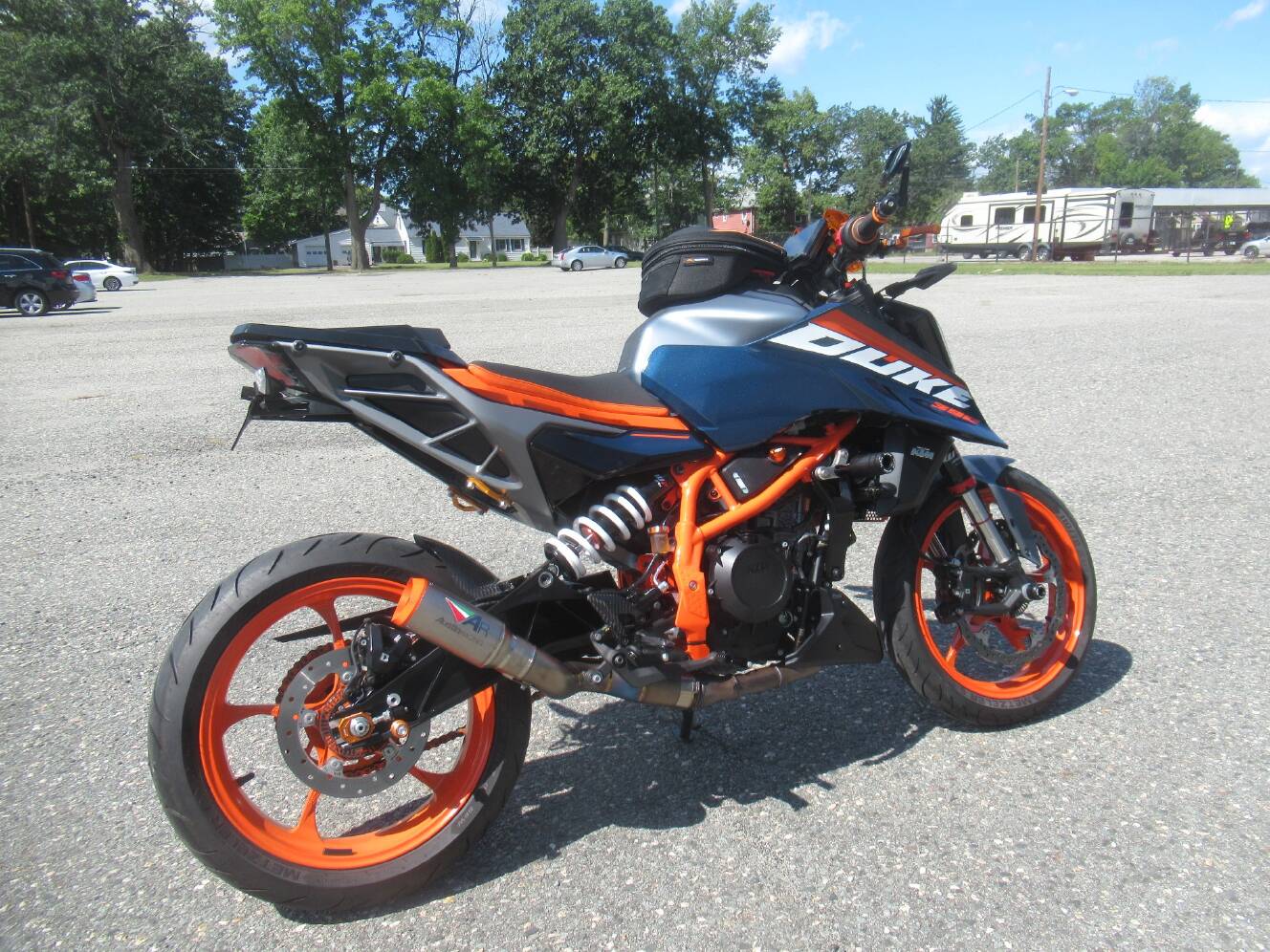 A photo of this 2024 KTM 390 Duke