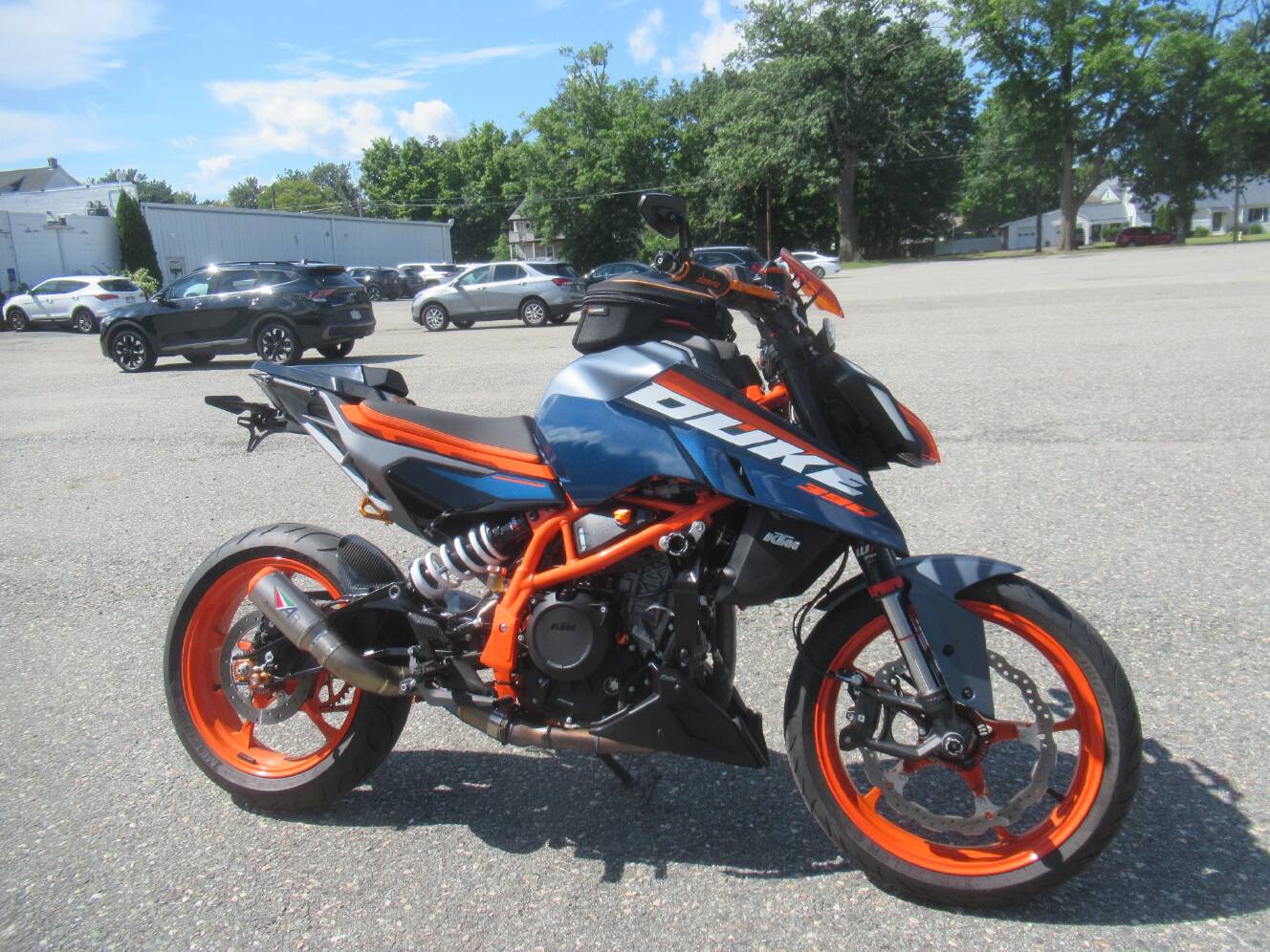 A photo of this 2024 KTM 390 Duke
