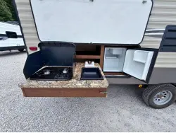 2017 Keystone Hideout 242LHS