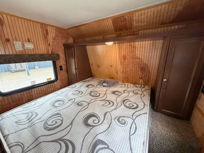 2017 Keystone Hideout 242LHS