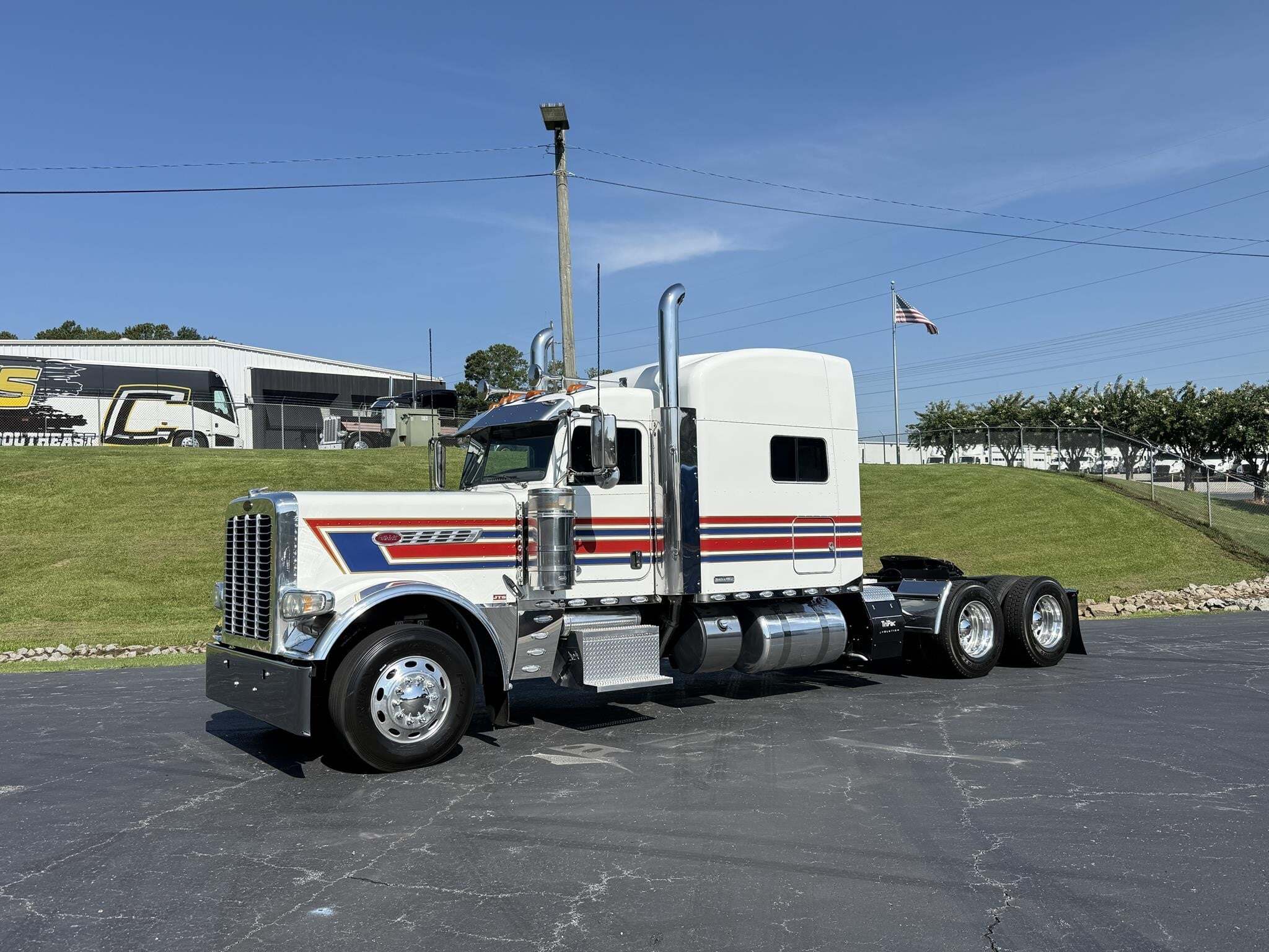 2016 PETERBILT 389 in Carrollton, GA