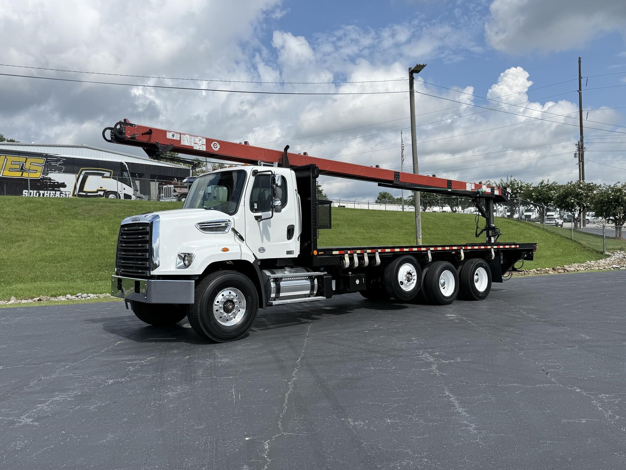 2016 FREIGHTLINER 108 SD in Carrollton, GA