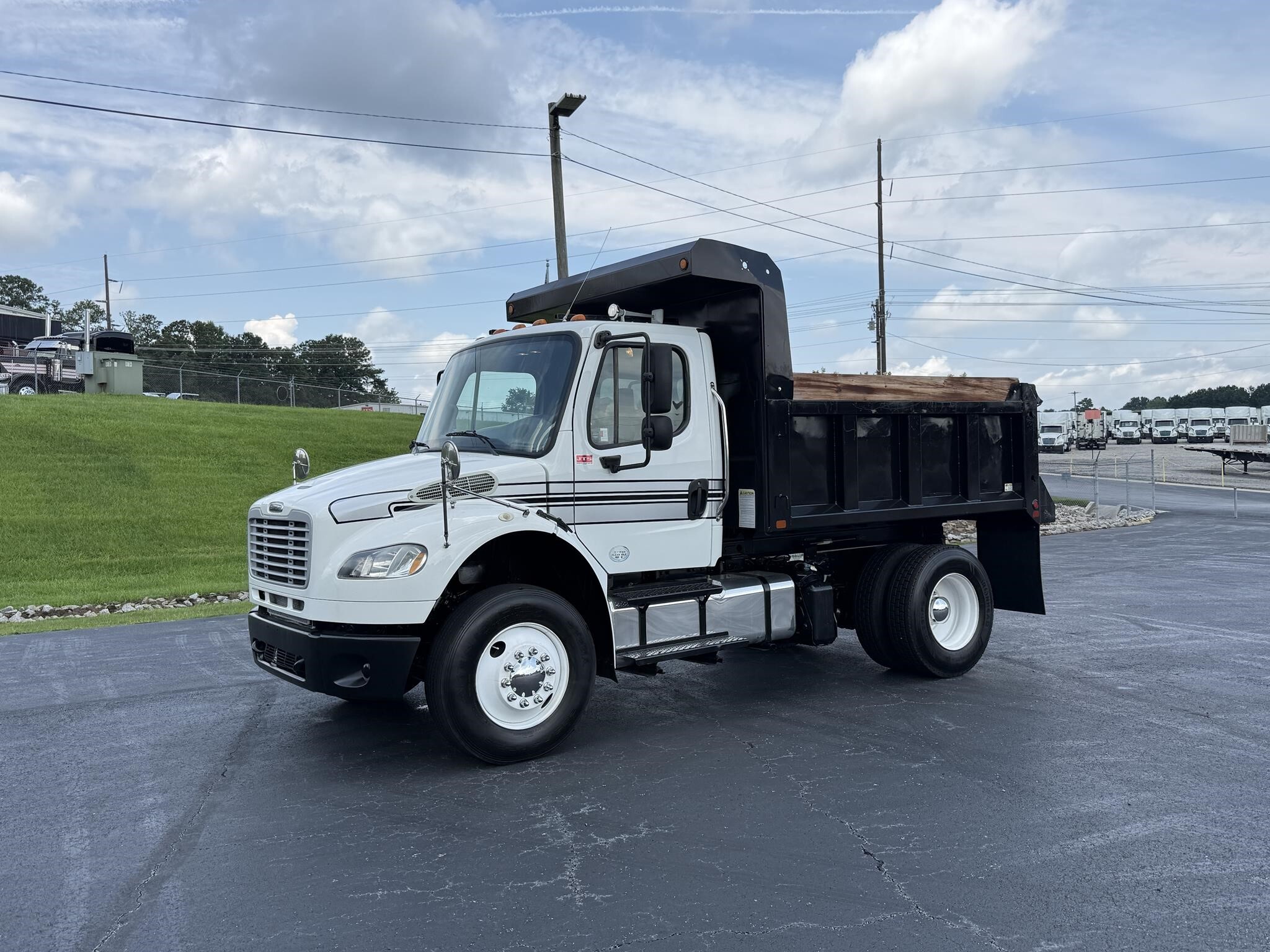 2013 FREIGHTLINER BUSINESS CLASS M2 106 in Carrollton, GA