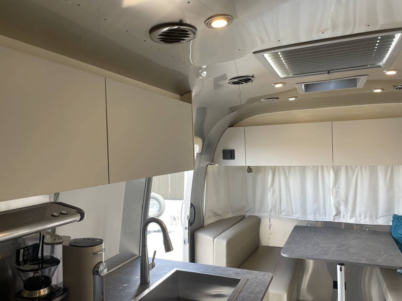 A photo of this 2023 Airstream FLYING CLOUD 25FB TWIN