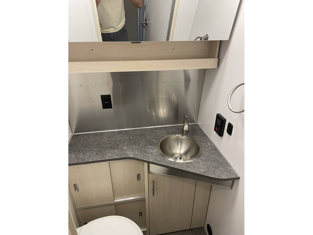 A photo of this 2023 Airstream FLYING CLOUD 25FB TWIN