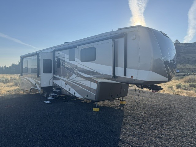 2020 DRV MOBILE SUITES 38RSSA RV