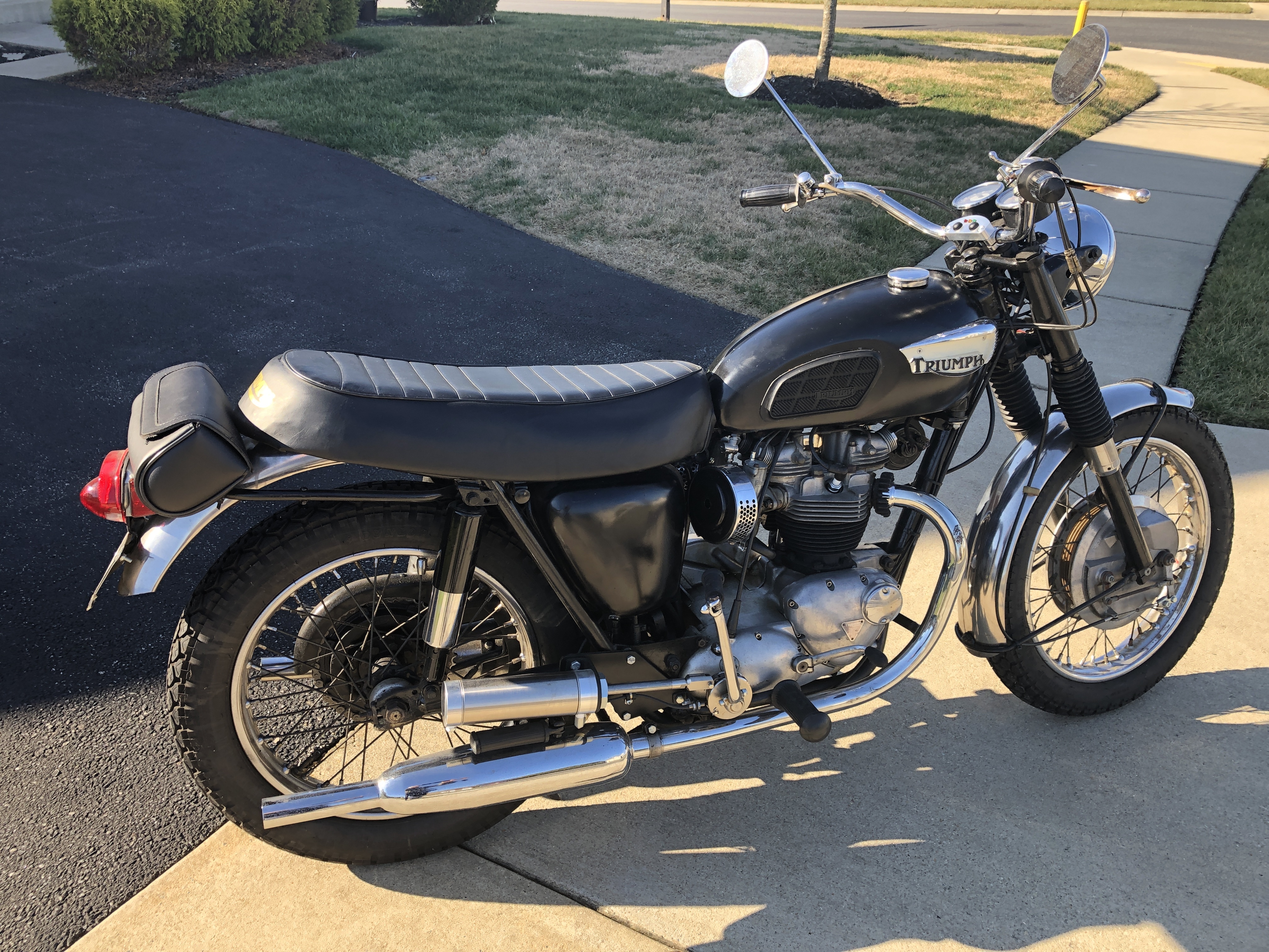 1968 Triumph BONNEVILLE BLACK Classic / Vintage motorcycle