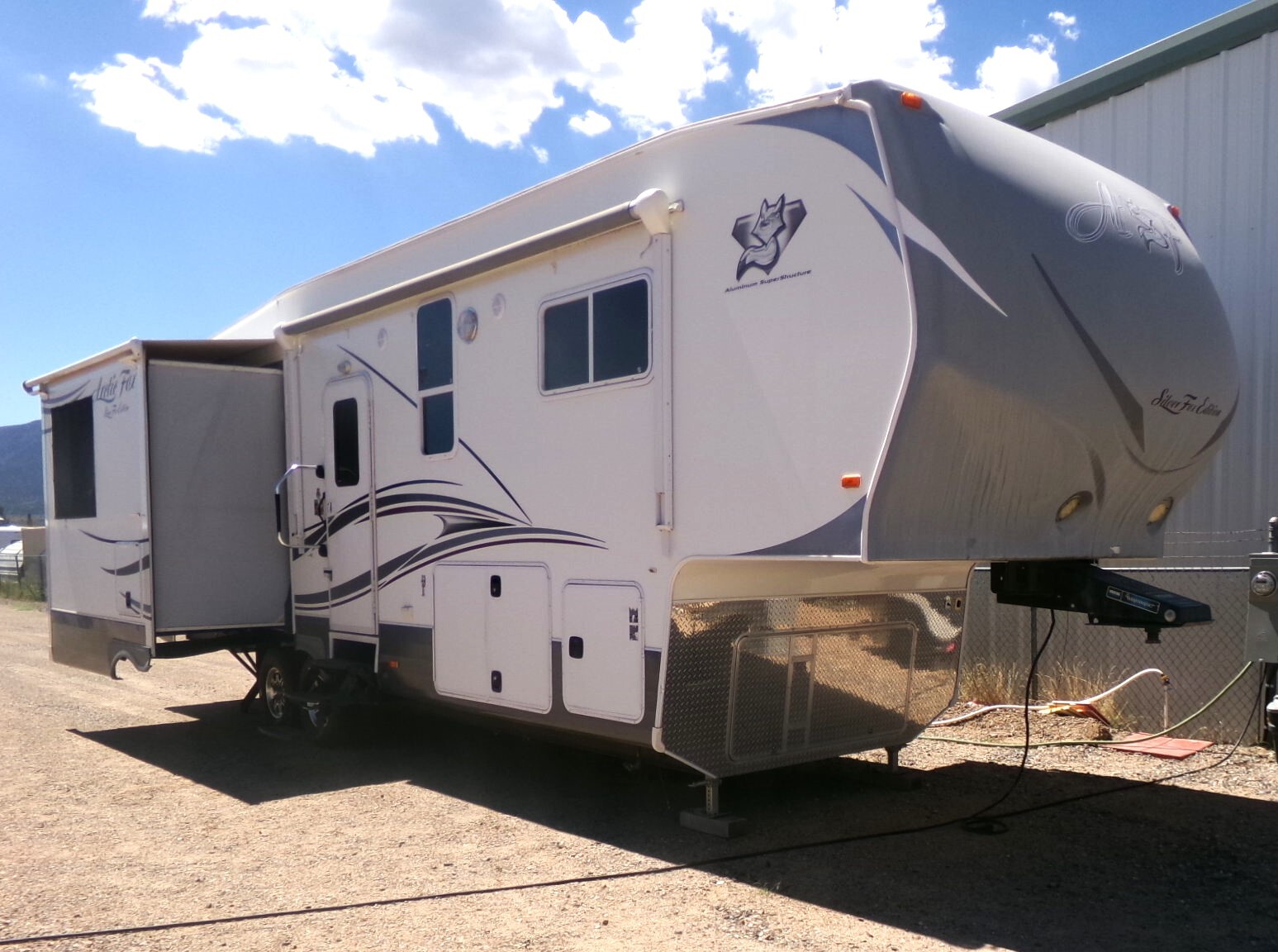 2013 Northwood Mfg ARCTIC FOX SILVER FOX 32-5M in camp verde AZ