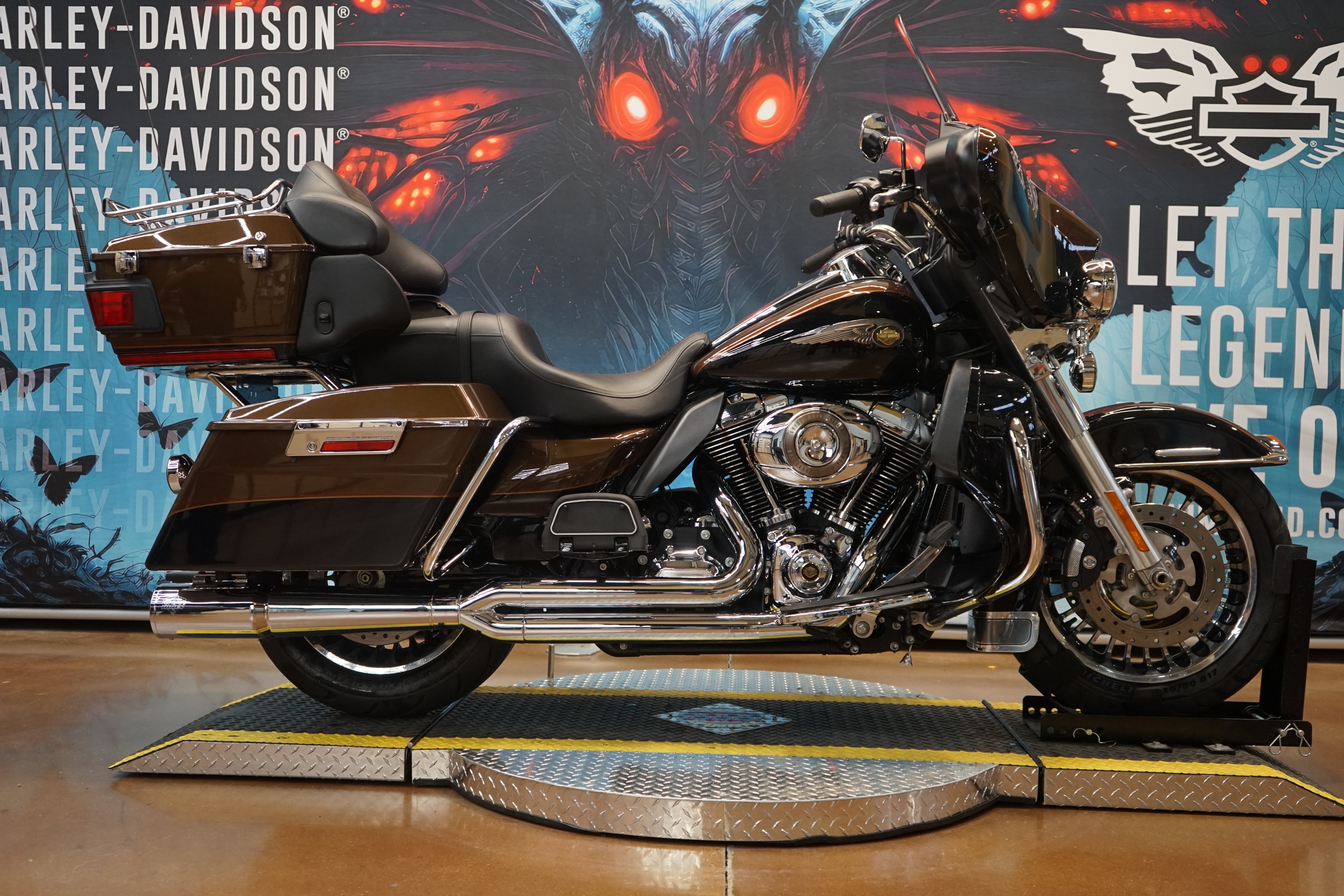 2013 Harley-Davidson Electra Glide® Ultra Limited 110th Anniversary Edition ULTRA LIMITED ANNIVERSARY EDITION in Williamstown, WV