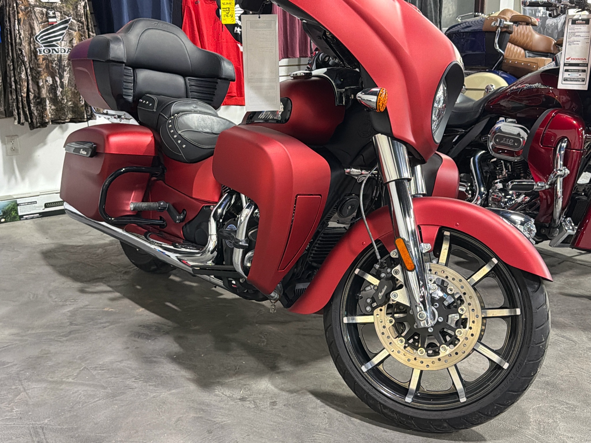 2020 Indian Motorcycle Roadmaster® Dark Horse® DARK HORSE in Elizabethtown, KY