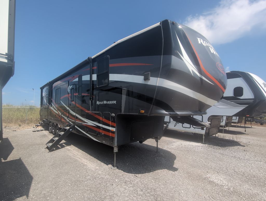 2019 Heartland Road Warrior 429 429RW in grain valley MO