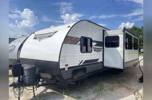 2022 Forest River Wildwood 273QBXL in longs SC
