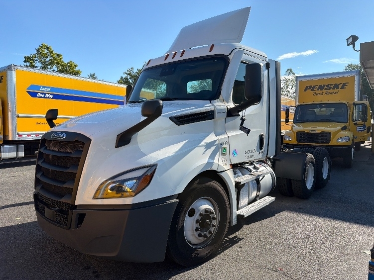 2021 FREIGHTLINER CASCADIA 126 in Capitol Heights, MD