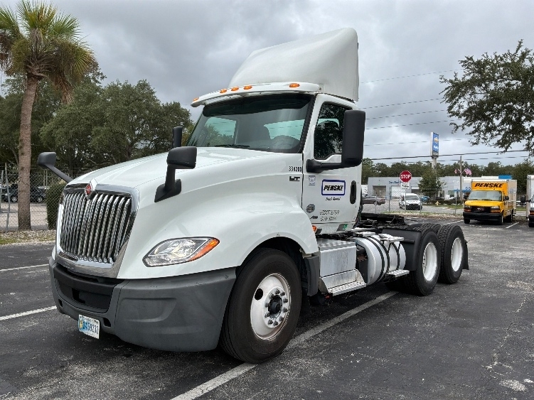 2019 INTERNATIONAL LT625 in Ocala, FL