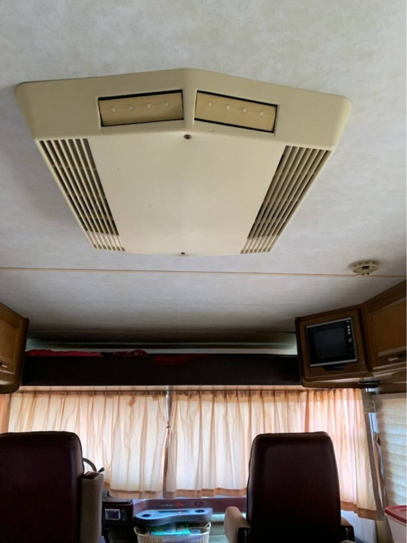 A photo of this 1986 Georgie Boy Cruise Air II
