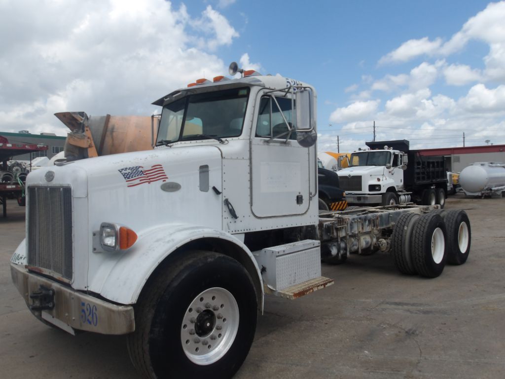 2000 PETERBILT 357 in Houston, TX