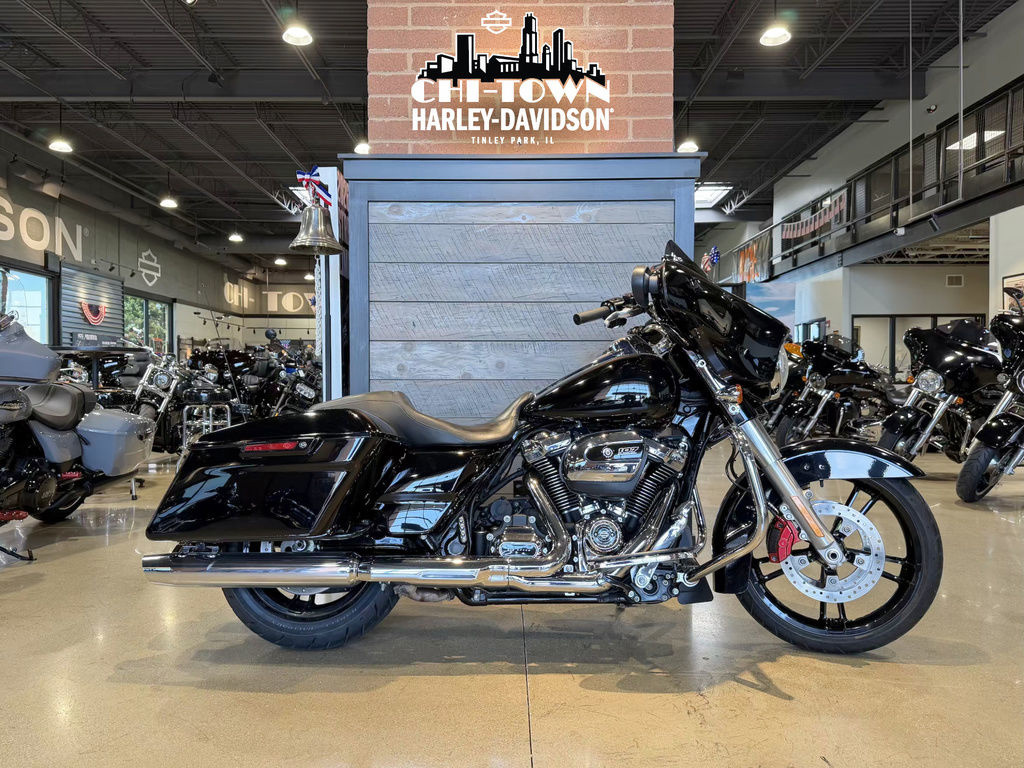 2017 Harley-Davidson Street Glide FLHXS - Special SPECIAL in Tinley Parl, IL